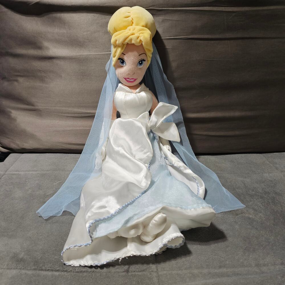 Disney Store Cinderella Plush Doll Wedding Dress White Veil Princess